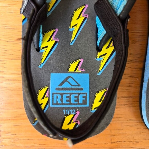 Reef kids sandals Ahi Bolts Size 11/12 - Picture 3 of 8